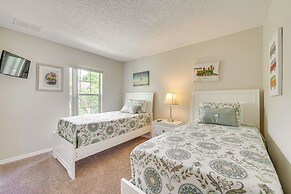 7 Mi to Disney: Kissimmee Poolside Paradise!