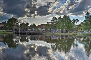 7 Mi to Disney: Kissimmee Poolside Paradise!