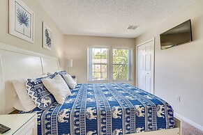 7 Mi to Disney: Kissimmee Poolside Paradise!