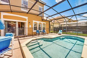 7 Mi to Disney: Kissimmee Poolside Paradise!