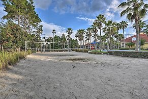 7 Mi to Disney: Kissimmee Poolside Paradise!