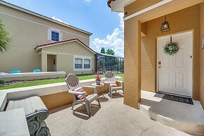 7 Mi to Disney: Kissimmee Poolside Paradise!