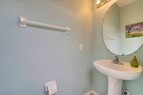 14 Mi to Disney: Spacious Home w/ Pool & Lanai!