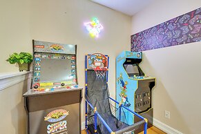 14 Mi to Disney: Spacious Home w/ Pool & Lanai!