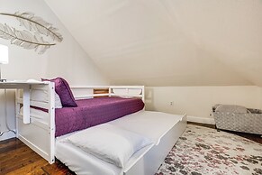 Updated Spokane Home w/ Furnished Patio Near Dtwn!