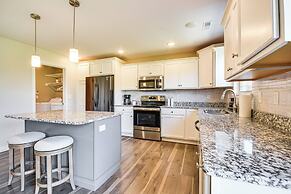 Steps to Park: Quiet Home w/ Yard in Columbia