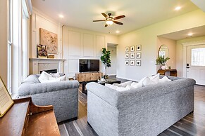 Steps to Park: Quiet Home w/ Yard in Columbia