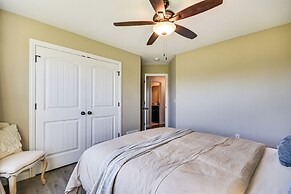 Steps to Park: Quiet Home w/ Yard in Columbia
