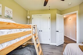 Steps to Park: Quiet Home w/ Yard in Columbia