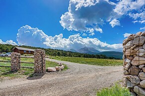Sunset Cabin Near Moab w/ Stunning Views!
