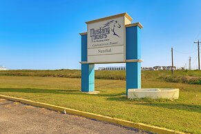 Beachfront Views: Breezy Port Aransas Condo!
