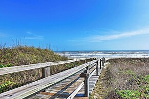 Beachfront Views: Breezy Port Aransas Condo!
