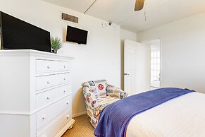 Beachfront Views: Breezy Port Aransas Condo!