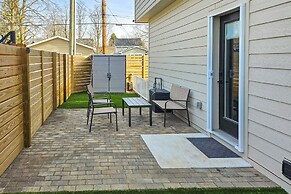 Traverse City Townhome: Walk to Boardman Lake!