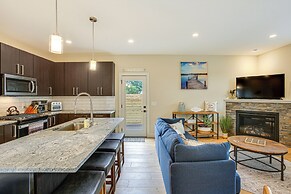 Traverse City Townhome: Walk to Boardman Lake!