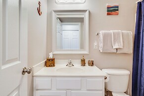 Lake of The Ozarks Condo w/ Pool in Camdenton