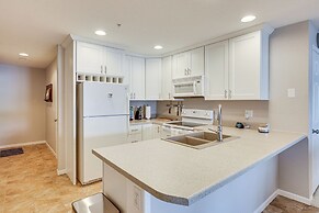 Lake of The Ozarks Condo w/ Pool in Camdenton