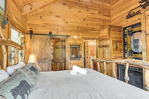 Private Hot Tub: Riverfront Cabin in Murphy