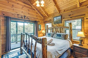 Private Hot Tub: Riverfront Cabin in Murphy