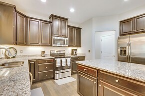 10 Mi to Norfolk: Chesapeake Haven w/ Yard!