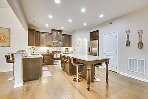 10 Mi to Norfolk: Chesapeake Haven w/ Yard!