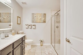 10 Mi to Norfolk: Chesapeake Haven w/ Yard!