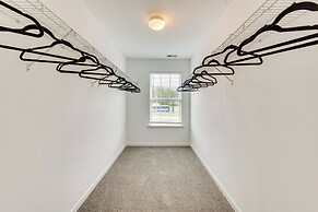 10 Mi to Norfolk: Chesapeake Haven w/ Yard!