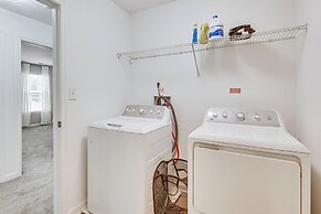 10 Mi to Norfolk: Chesapeake Haven w/ Yard!