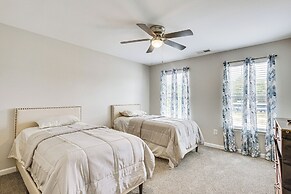 10 Mi to Norfolk: Chesapeake Haven w/ Yard!