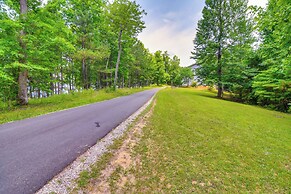 Tennessee Cabin Getaway Near Dale Hollow Lake!