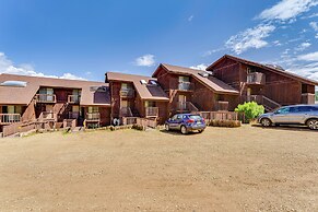 Angel Fire Mountain Condo: Steps to Ski Resort!