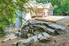 Black Mountain Hideaway w/ Hot Tub & Pool Table!