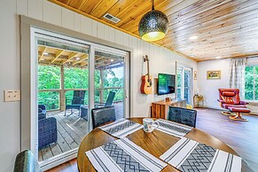 Renovated Franklin Home w/ Mountain-view Deck!