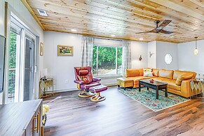 Renovated Franklin Home w/ Mountain-view Deck!