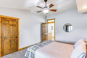 Spacious Afton Home: Patio, Grill & Mountain Views