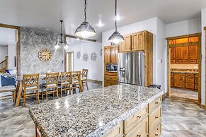Spacious Afton Home: Patio, Grill & Mountain Views