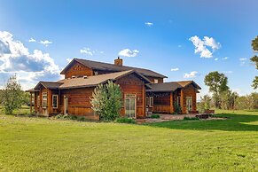 Spacious Afton Home: Patio, Grill & Mountain Views