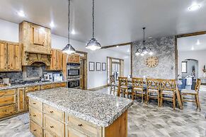 Spacious Afton Home: Patio, Grill & Mountain Views