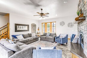 Spacious Afton Home: Patio, Grill & Mountain Views