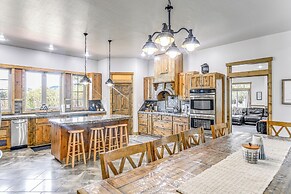Spacious Afton Home: Patio, Grill & Mountain Views