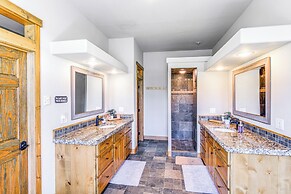 Spacious Afton Home: Patio, Grill & Mountain Views