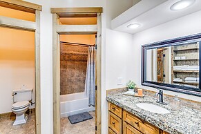 Spacious Afton Home: Patio, Grill & Mountain Views