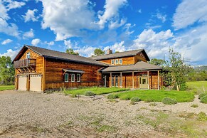 Spacious Afton Home: Patio, Grill & Mountain Views