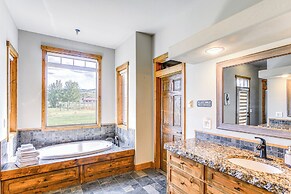 Spacious Afton Home: Patio, Grill & Mountain Views