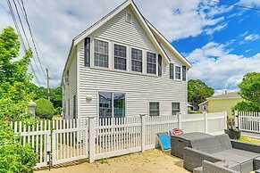 Inviting Beachfront Apartment in Hawk's Nest Beach
