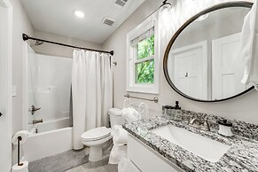 Brand-new Perry House w/ Kayaks & Lake Access