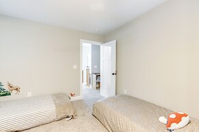 Brand-new Perry House w/ Kayaks & Lake Access