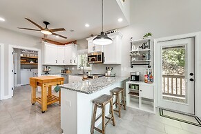 Brand-new Perry House w/ Kayaks & Lake Access