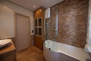 Navy Apartment by Wonderful Italy