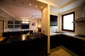 Navy Apartment by Wonderful Italy